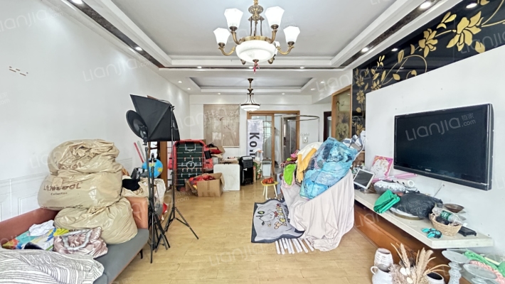 怡廷豪园A区二手房实景图