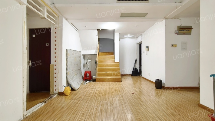 万振逍遥苑连排二手房实景图