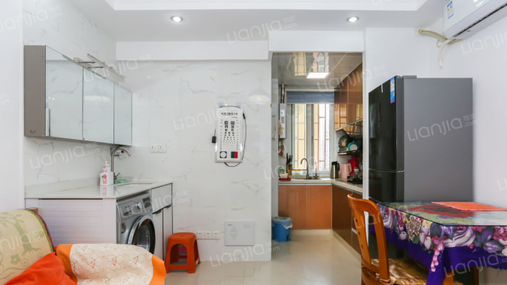 岚皋大楼二手房实景图