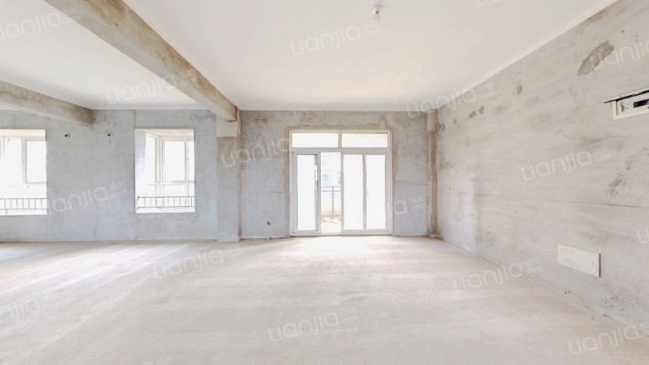 汉口湖畔洋房二手房实景图