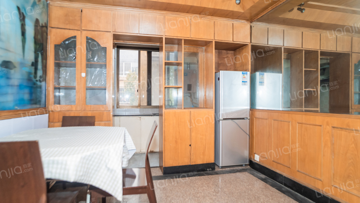 水闸小区二手房实景图