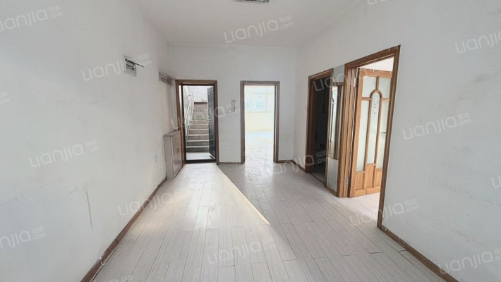 和平四期二手房实景图