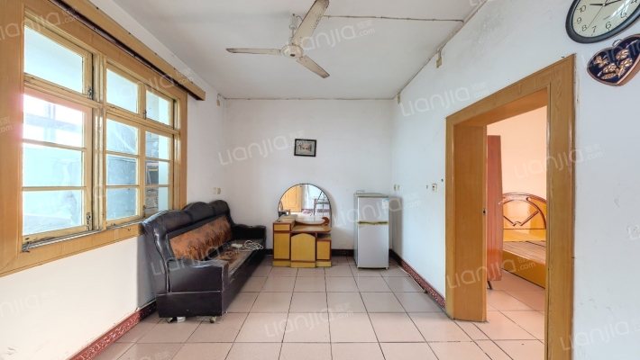 福铁小区二手房实景图