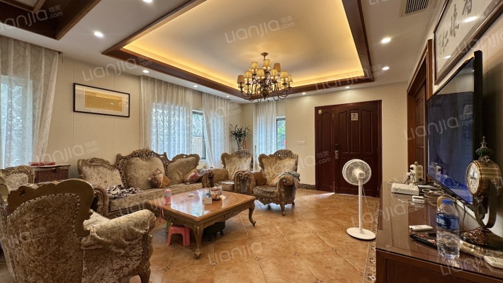 东城山庄二手房实景图