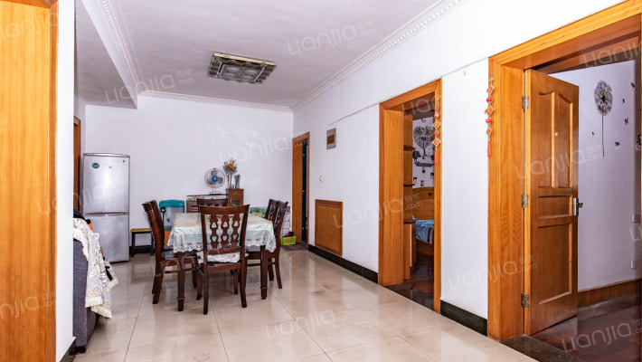 世纪花苑二手房实景图