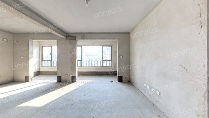 金鹏壹品天成二手房实景图