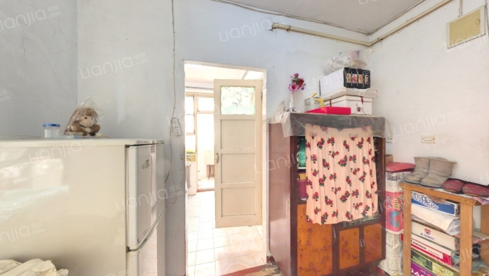 靠山中巷二手房实景图