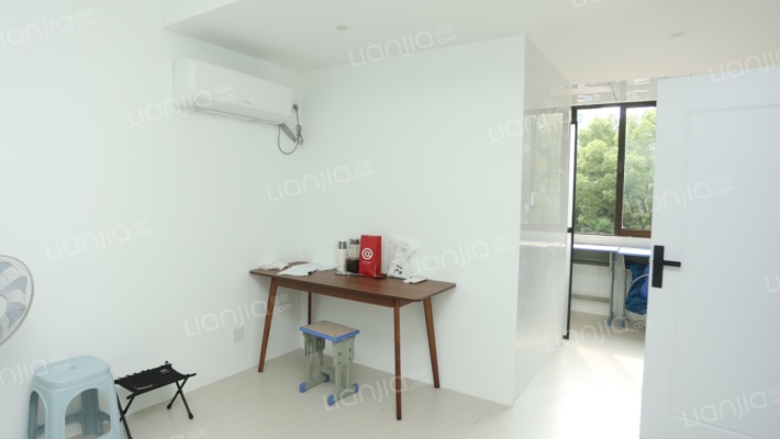 新建里二手房实景图