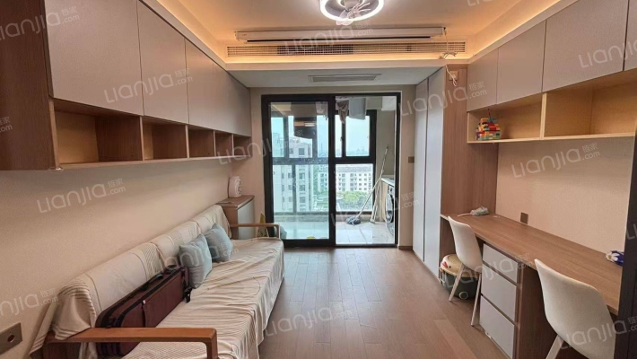 奉发宝龙广场二手房实景图