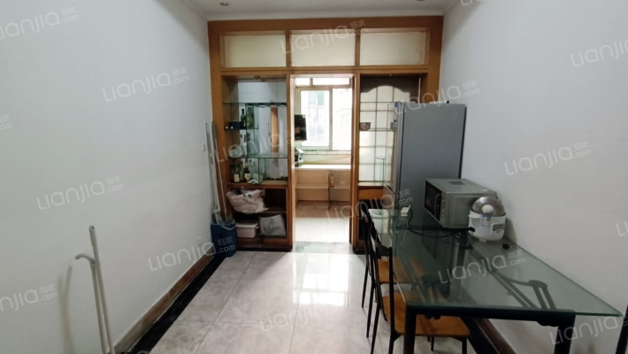 金沙路137号二手房实景图