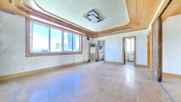 界泾港新村二手房实景图