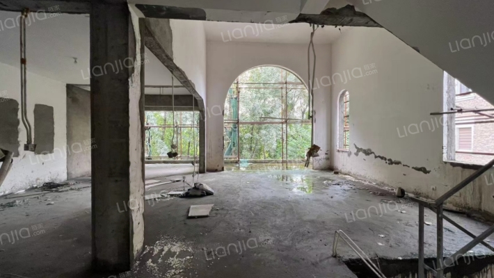 保利拉斐庄园二手房实景图