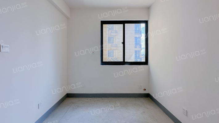 溢泽华庭二期二手房实景图