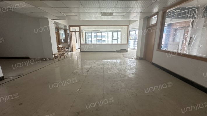 护国路82号二手房实景图