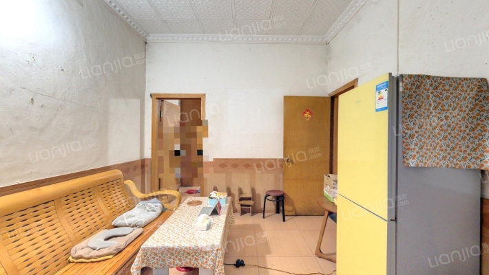 红球坝社区二手房实景图