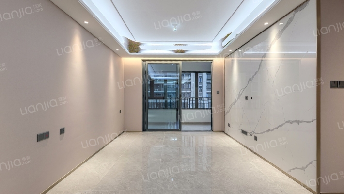 兴港和昌湖畔云栖二手房实景图