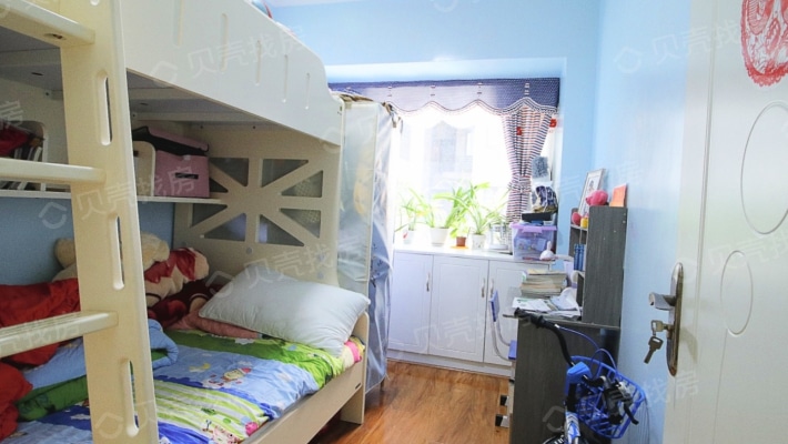 临江大4房，精装修，居住舒适，小区环境优美-卧室B