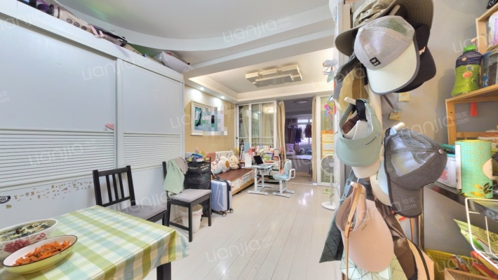 沁秋小区二手房实景图