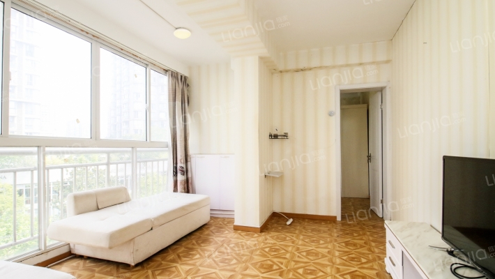 新闸大厦二手房实景图