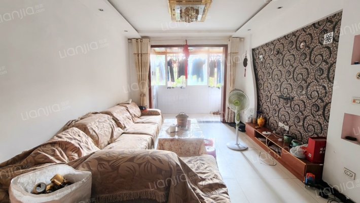 在水一方一期B区二手房实景图