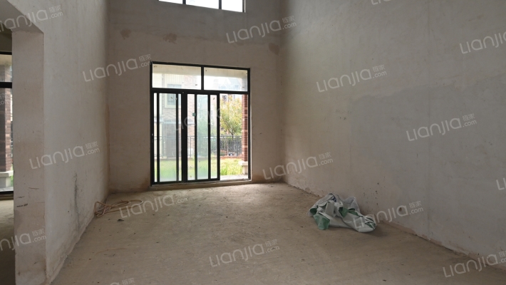 保利半山纳帕溪谷二手房实景图