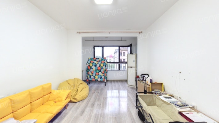 保利罗兰公馆二手房实景图