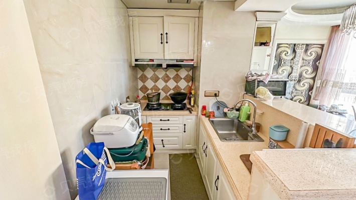 业主急售 长春路万达旁 上海城精装单身公寓-厨房