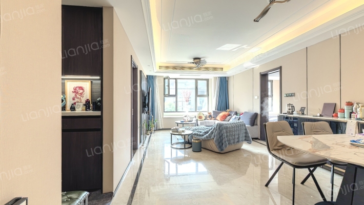 翡翠四季B区二手房实景图