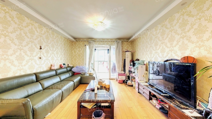 静安河滨花园二手房实景图