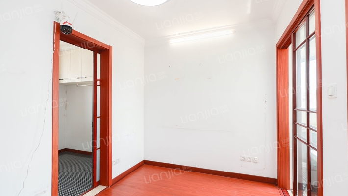 罗秀新村二手房实景图