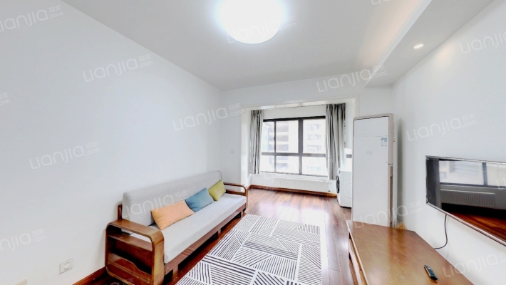 保利罗兰香谷二手房实景图