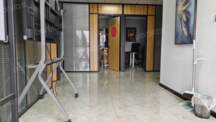 高新NEWORLD二手房实景图