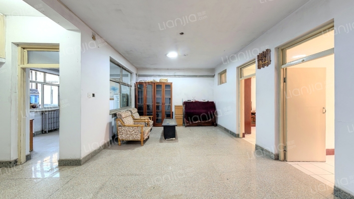 职教中心宿舍二手房实景图