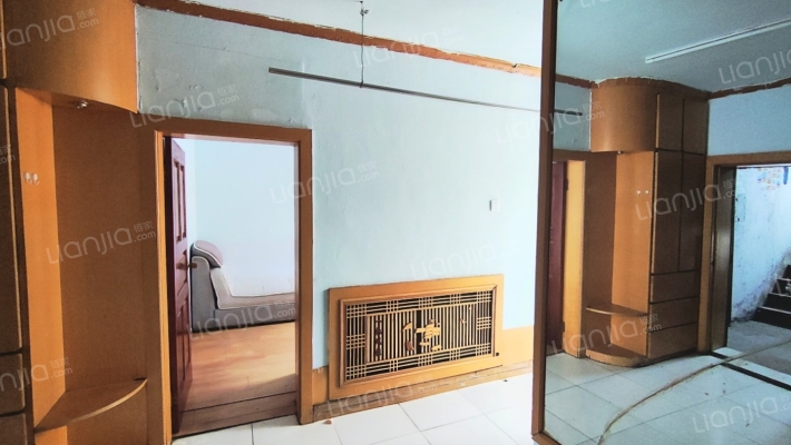 向阳市场吉发综合楼二手房实景图