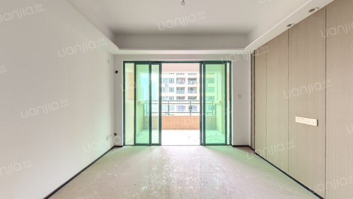 福晟钱隆华府二手房实景图