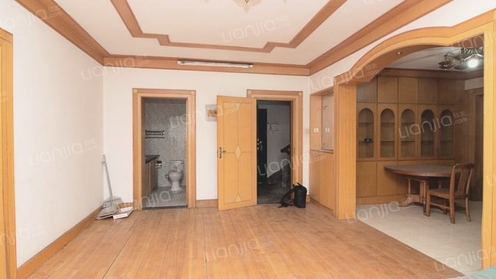 朱方路225号二手房实景图