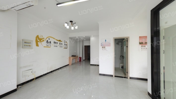 长沙奥克斯商务创汇中心二手房实景图