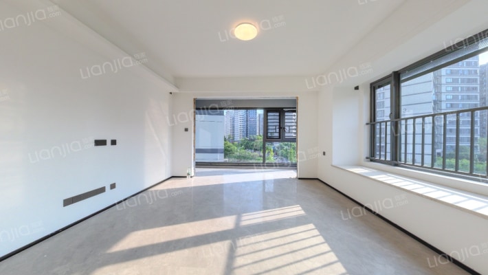 轨道万科悦府二手房实景图