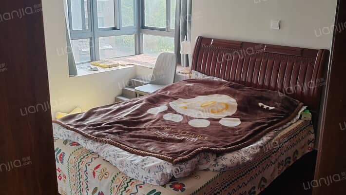 枫岸华庭二手房实景图