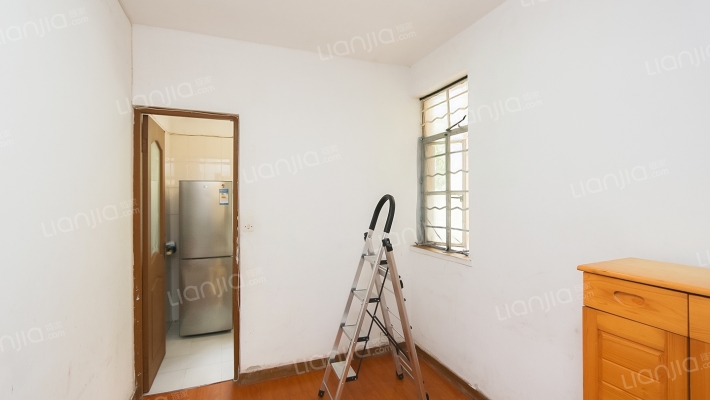 梅陇九村二手房实景图