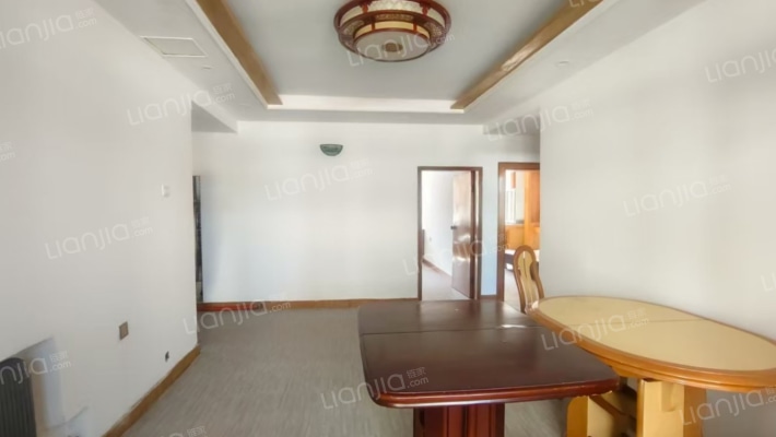 轻校住宅二手房实景图