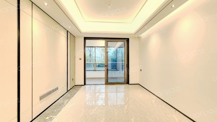 香港置地衿湖翠林云峯一期二手房实景图