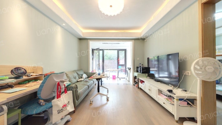 同济晶萃二手房实景图