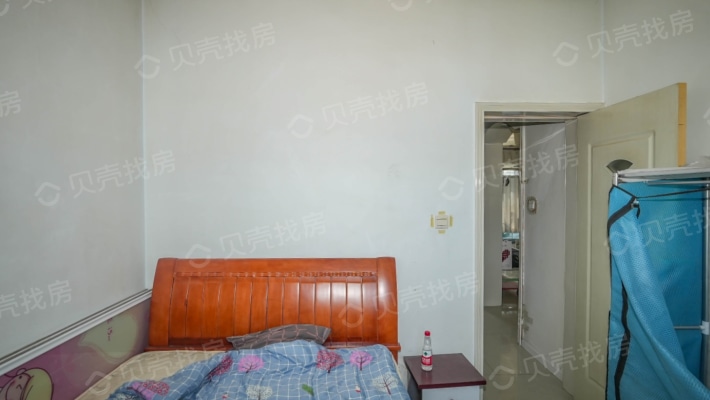 北京路边，地铁口旁，交通便利，生活配套成熟-卧室A