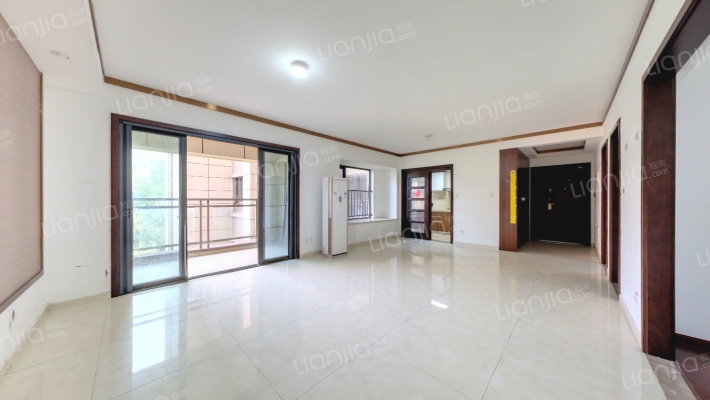 绿地腾飞公馆二手房实景图