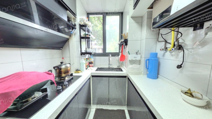 育英村二手房实景图