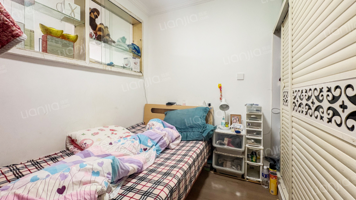 斜土路734弄二手房实景图