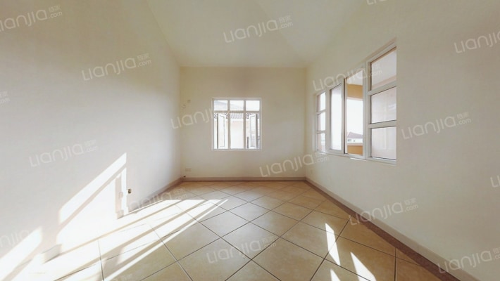 东方夏湾拿二手房实景图