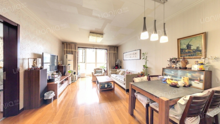 万年花城四期二手房实景图