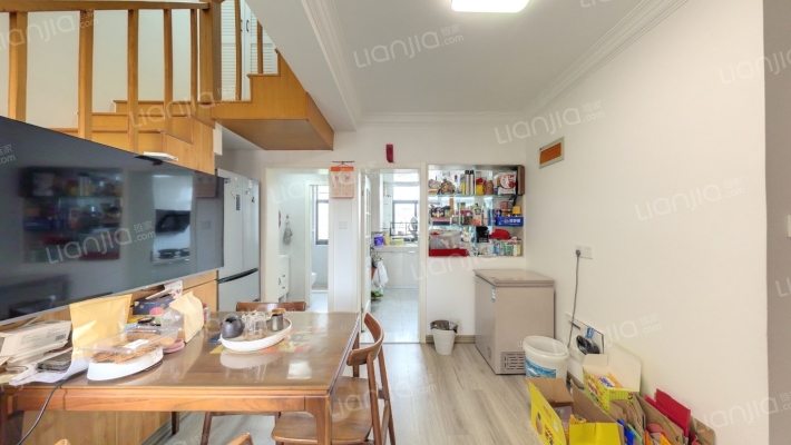 妙栏路200弄二手房实景图